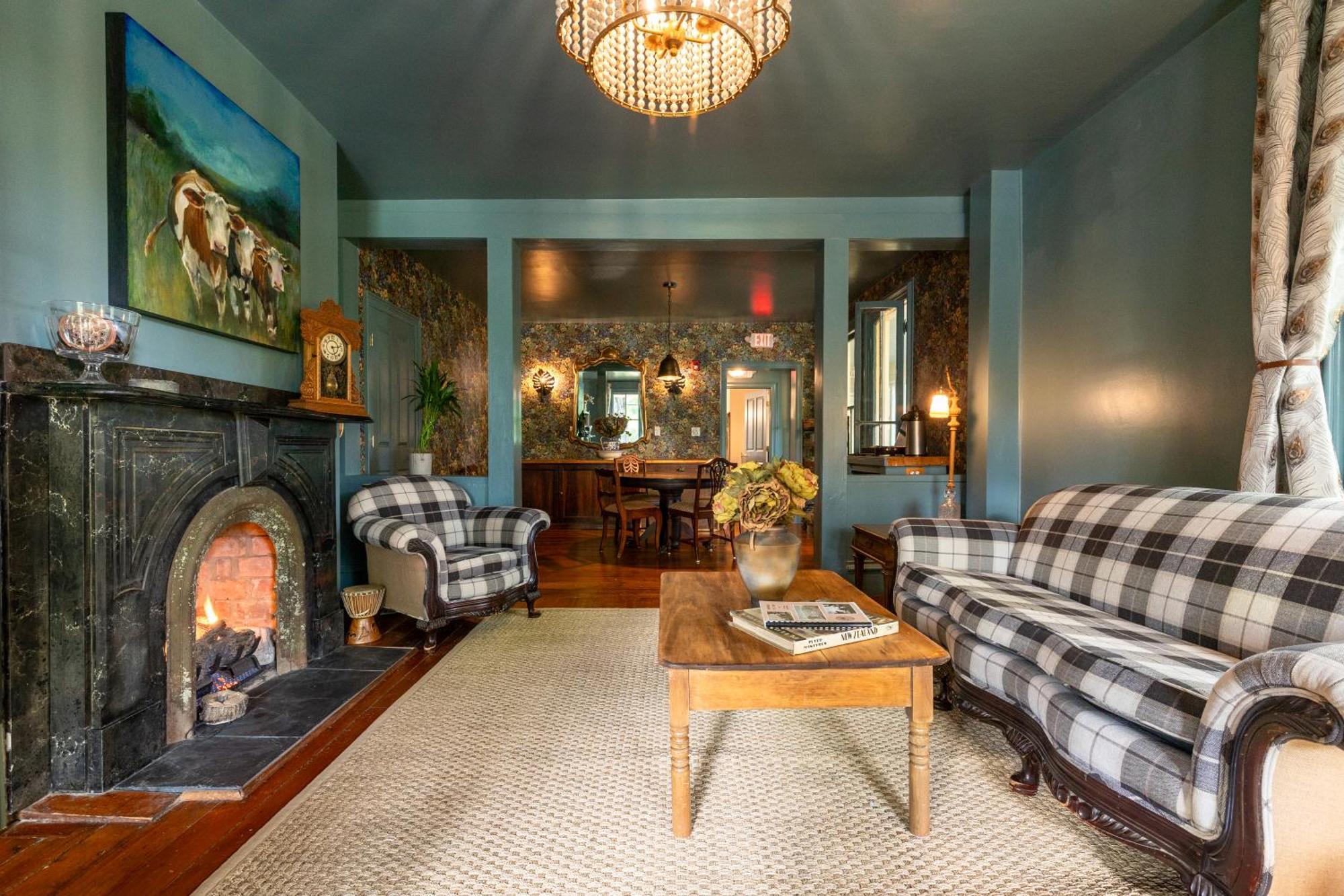 Wilder House Berkshires Bed & Breakfast Sheffield Exterior photo
