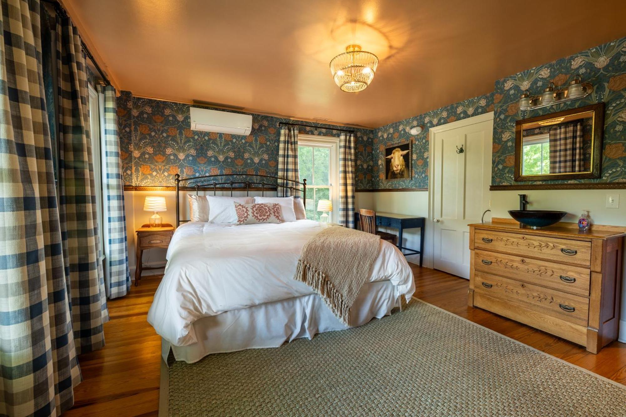 Wilder House Berkshires Bed & Breakfast Sheffield Exterior photo